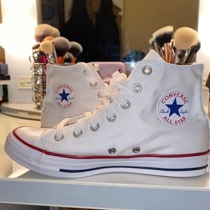 Converse Women’s Chuck Taylor High Tops White